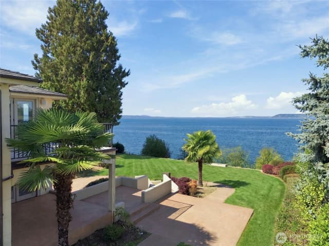 Property photo for 8711 Talbot Road, Edmonds photo 5