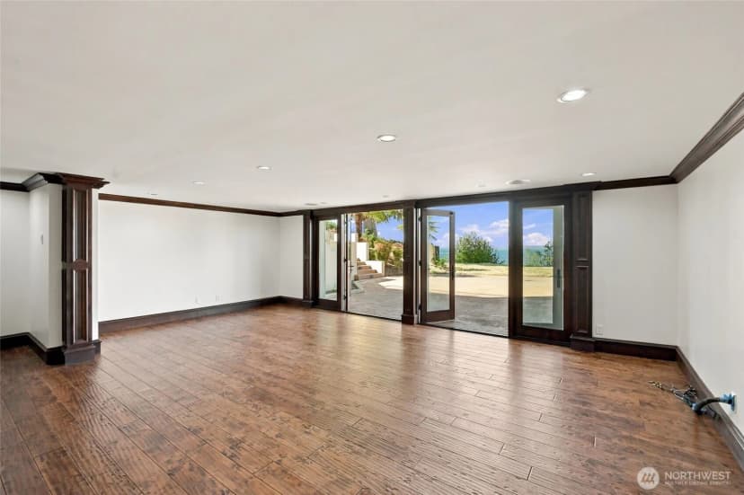 Property photo for 8711 Talbot Road, Edmonds photo 27