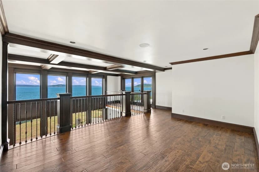 Property photo for 8711 Talbot Road, Edmonds photo 20