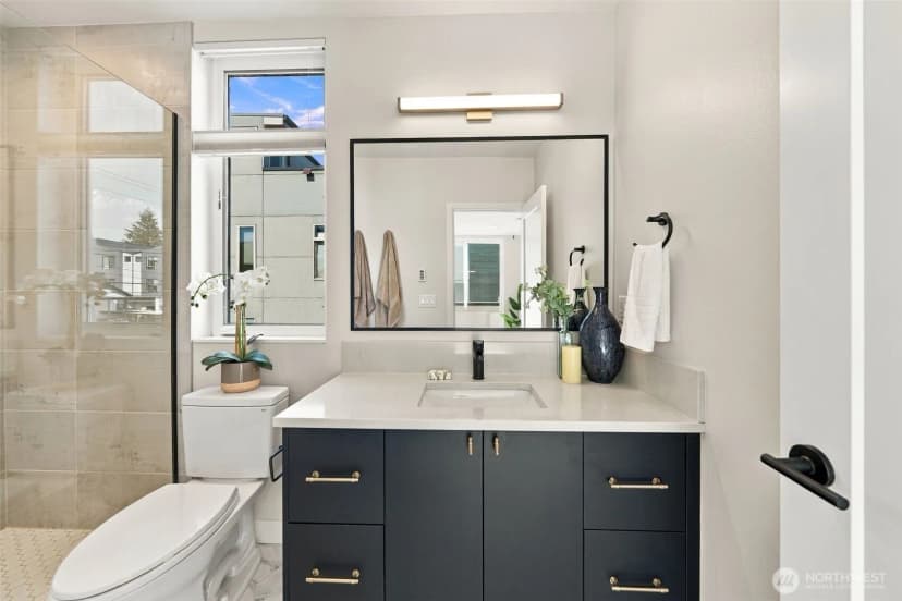 Property photo for 6016 California Avenue Sw #d, Seattle photo 25