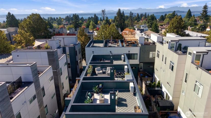 Property photo for 6016 California Avenue Sw #d, Seattle photo 36