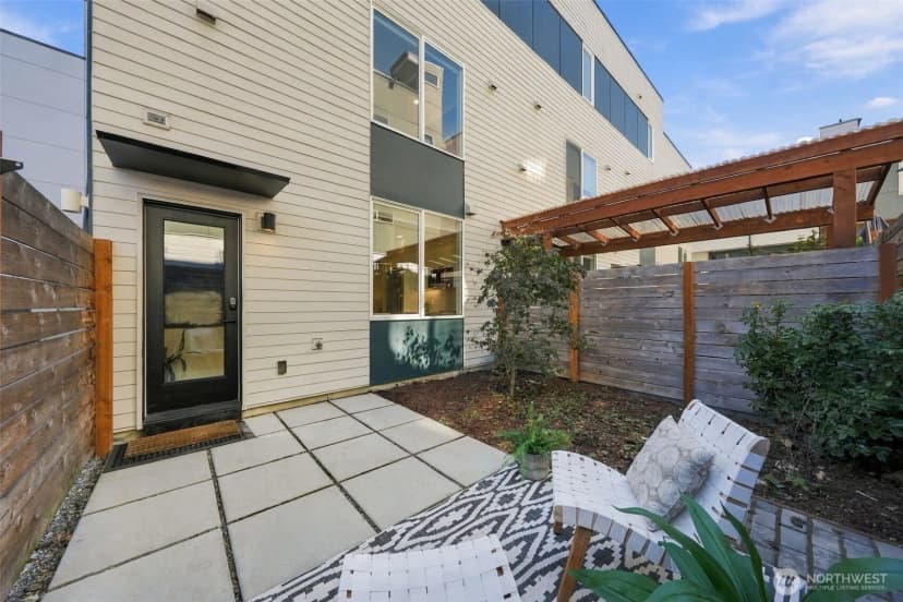 Property photo for 6016 California Avenue Sw #d, Seattle photo 31