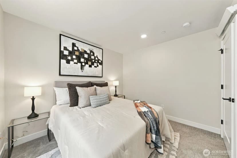 Property photo for 6016 California Avenue Sw #d, Seattle photo 16