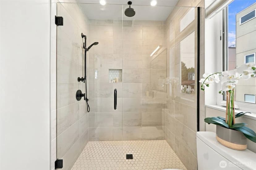 Property photo for 6016 California Avenue Sw #d, Seattle photo 26