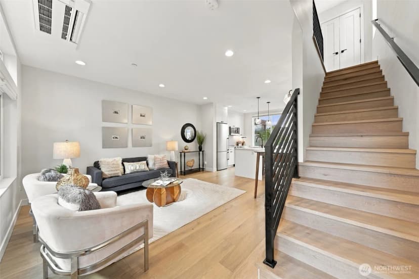 Property photo for 6016 California Avenue Sw #d, Seattle photo 12