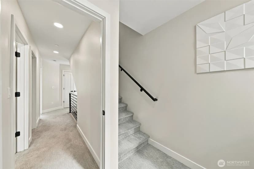 Property photo for 6016 California Avenue Sw #d, Seattle photo 19