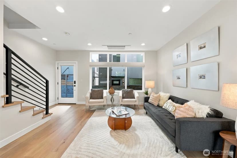 Property photo for 6016 California Avenue Sw #d, Seattle photo 4