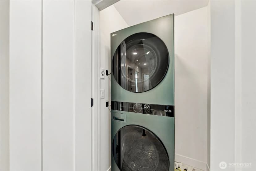 Property photo for 6016 California Avenue Sw #d, Seattle photo 14