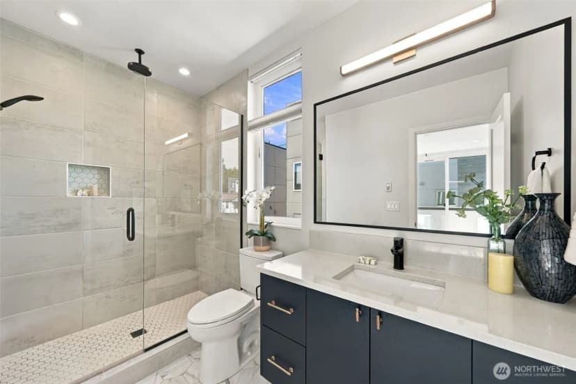 Property photo for 6016 California Avenue Sw #d, Seattle photo 24