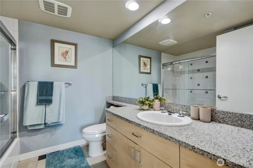 Property photo for 1100 106th Avenue Ne #704, Bellevue photo 13