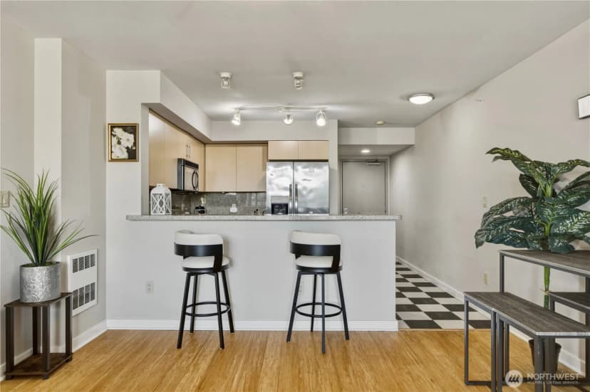 Property photo for 1100 106th Avenue Ne #704, Bellevue photo 6