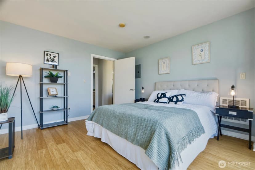 Property photo for 1100 106th Avenue Ne #704, Bellevue photo 11