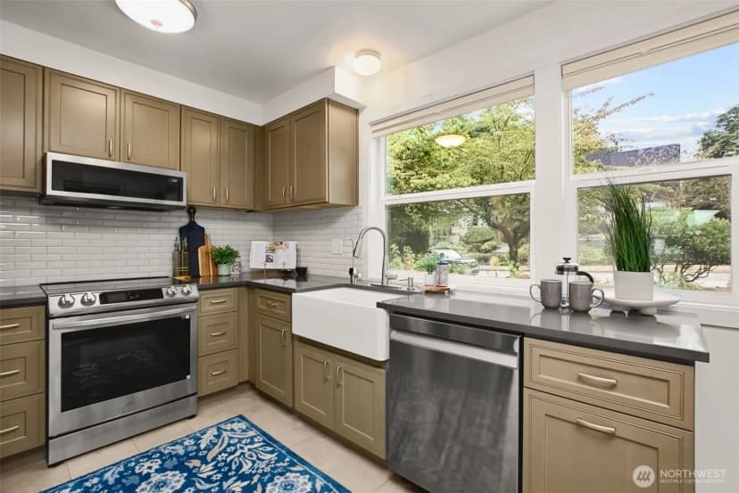 Property photo for 201 28th Avenue, Seattle photo 11