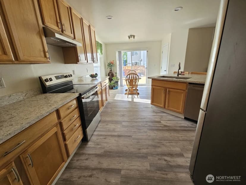 Property photo for 201 Glennwood Place Se, Renton photo 9