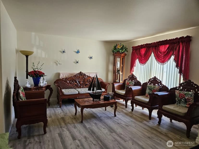Property photo for 201 Glennwood Place Se, Renton photo 6