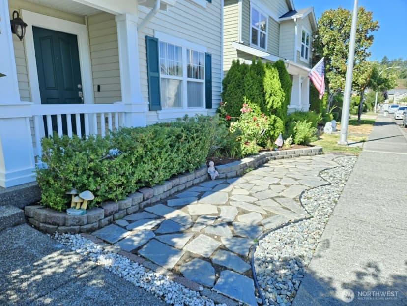 Property photo for 201 Glennwood Place Se, Renton photo 3