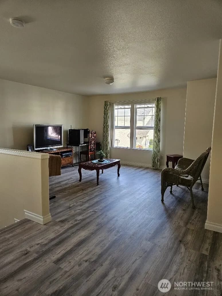 Property photo for 201 Glennwood Place Se, Renton photo 16