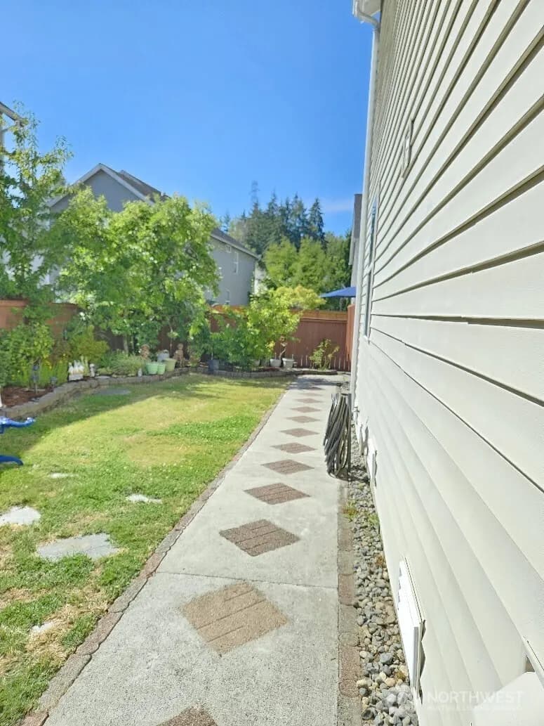 Property photo for 201 Glennwood Place Se, Renton photo 28