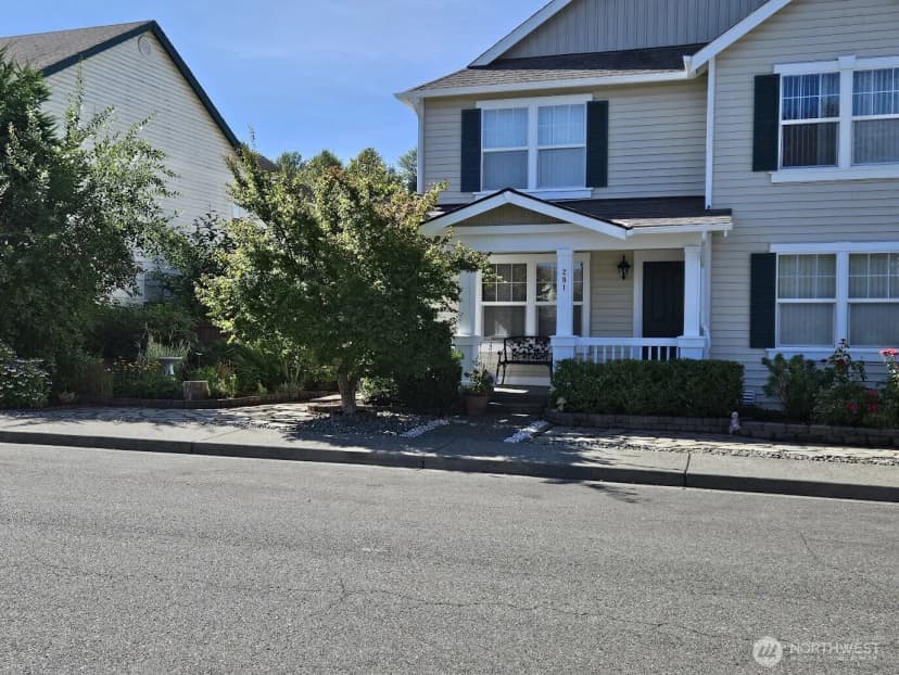Property photo for 201 Glennwood Place Se, Renton photo 5
