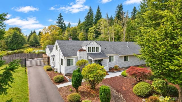 Property photo for 2272 Long Lake Road Se, Port Orchard