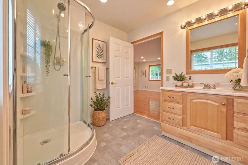 Property photo for 2272 Long Lake Road Se, Port Orchard photo 16