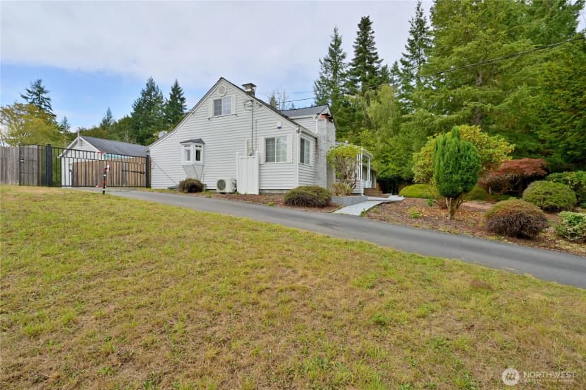 Property photo for 2272 Long Lake Road Se, Port Orchard photo 26