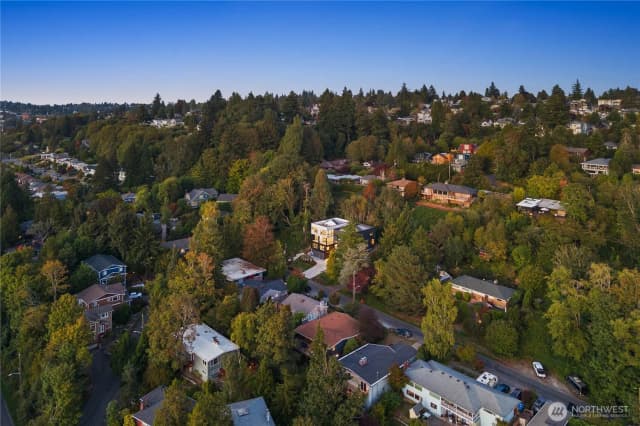 Property photo for 8014 45th Avenue Sw, Seattle photo 5