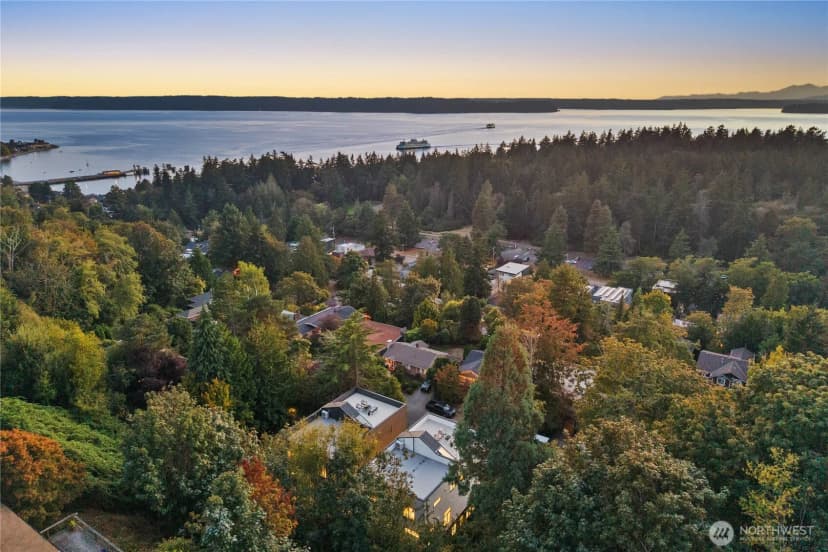 Property photo for 8014 45th Avenue Sw, Seattle photo 4