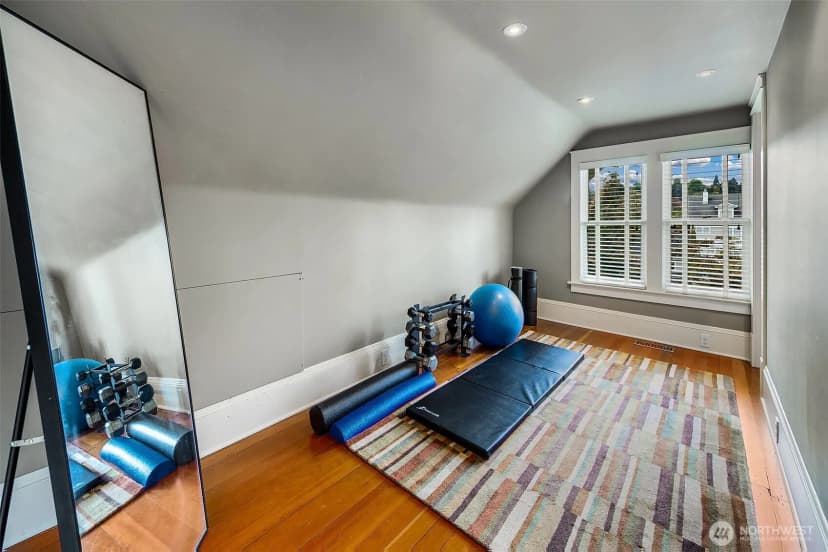 Property photo for 1239 20th Avenue E, Seattle photo 23