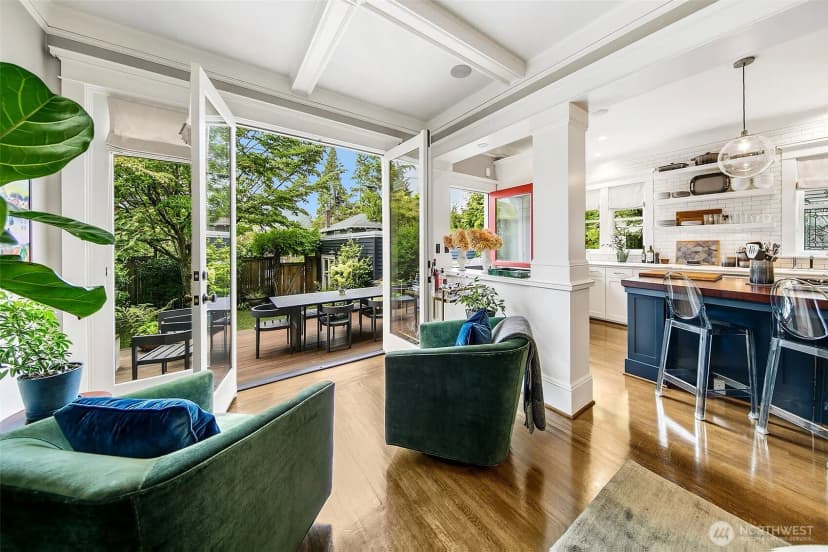 Property photo for 1239 20th Avenue E, Seattle photo 11