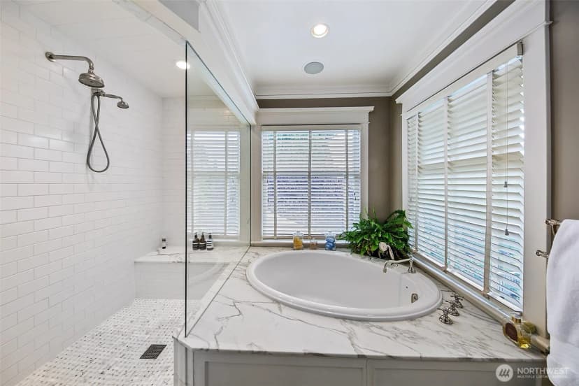 Property photo for 1239 20th Avenue E, Seattle photo 17