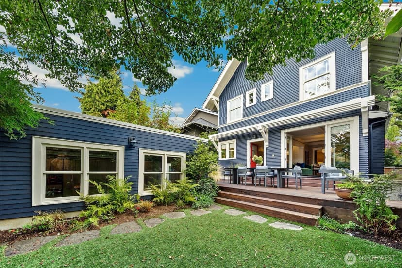 Property photo for 1239 20th Avenue E, Seattle photo 13