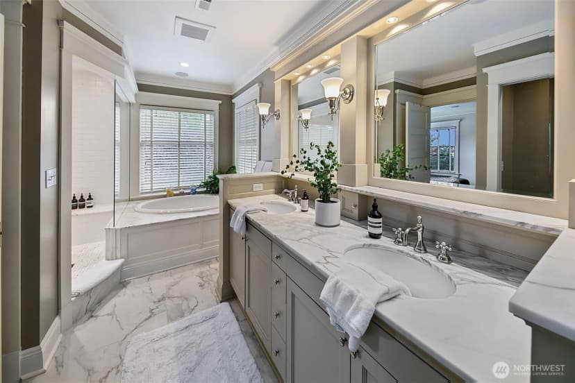 Property photo for 1239 20th Avenue E, Seattle photo 16
