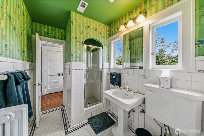 Property photo for 1239 20th Avenue E, Seattle photo 19
