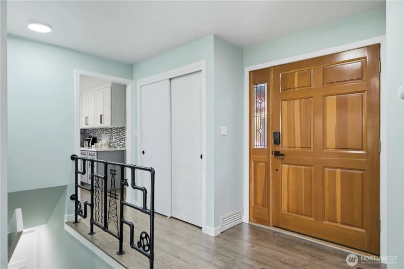 Property photo for 18534 55th Avenue Ne, Kenmore photo 19