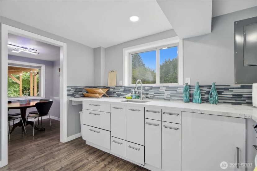 Property photo for 18534 55th Avenue Ne, Kenmore photo 21