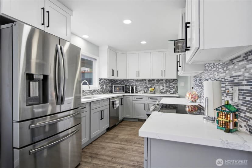 Property photo for 18534 55th Avenue Ne, Kenmore photo 10