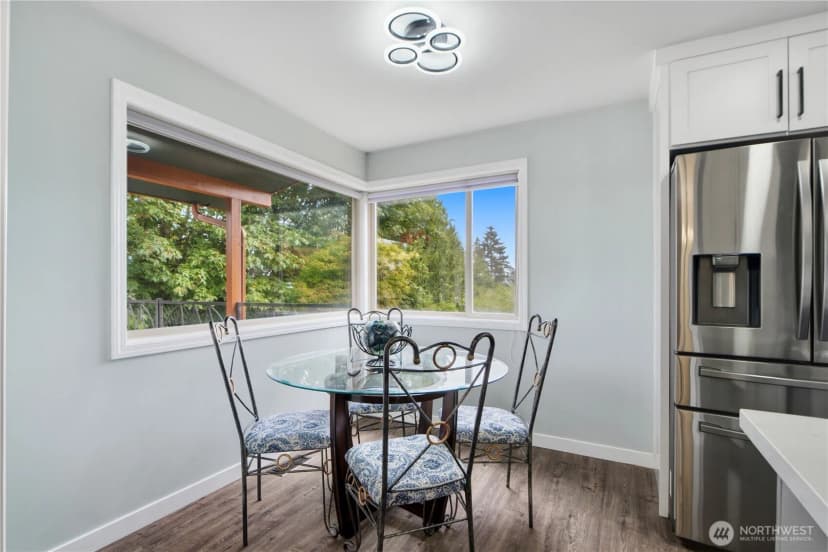 Property photo for 18534 55th Avenue Ne, Kenmore photo 9