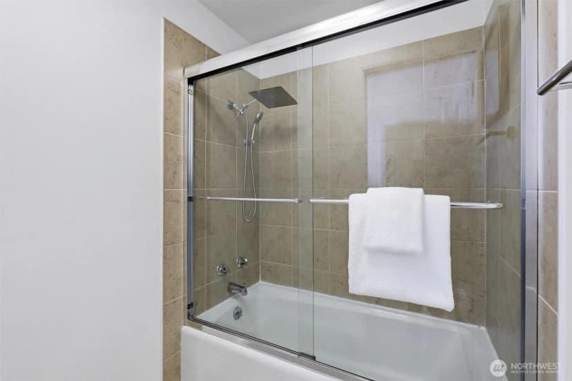 Property photo for 1601 E Columbia Street #104, Seattle photo 25