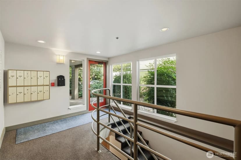 Property photo for 1601 E Columbia Street #104, Seattle photo 31