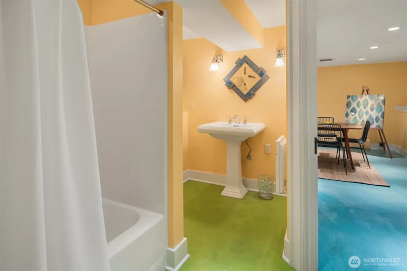 Property photo for 1718 Palm Avenue Sw, Seattle photo 34