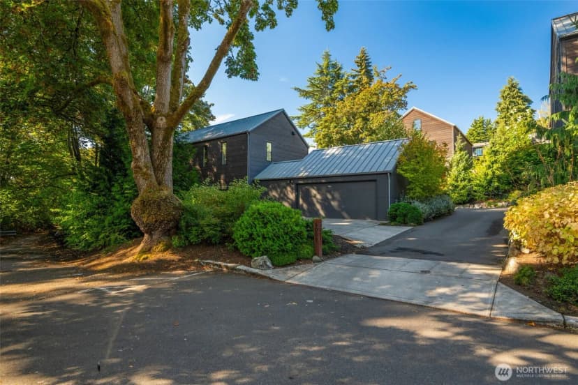 Property photo for 6015 53rd Avenue Ne, Seattle photo 37