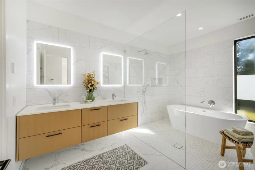 Property photo for 6015 53rd Avenue Ne, Seattle photo 16