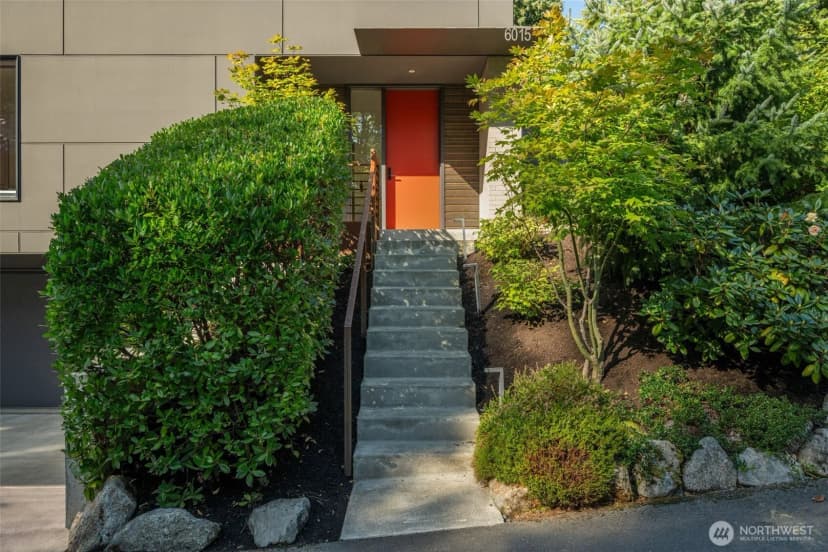 Property photo for 6015 53rd Avenue Ne, Seattle photo 5