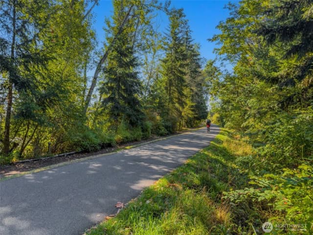 Property photo for 6015 53rd Avenue Ne, Seattle photo 3