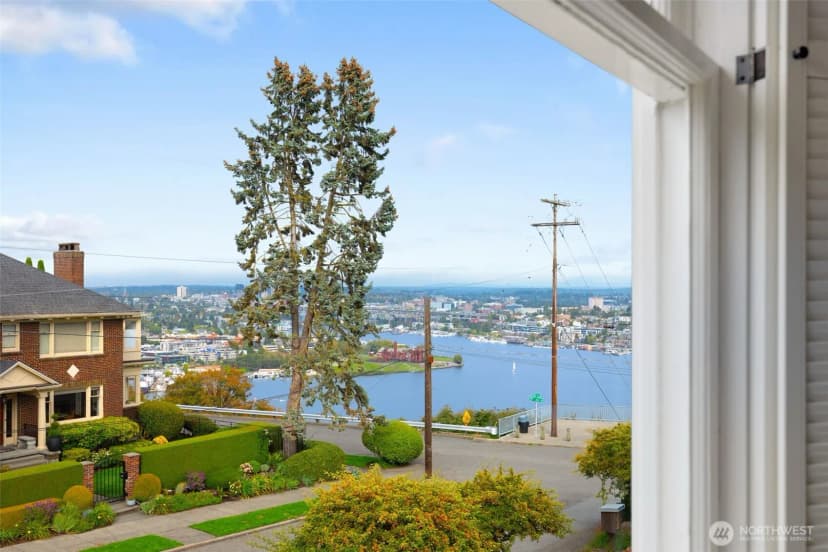 Property photo for 463 Lynn Street, Seattle photo 32