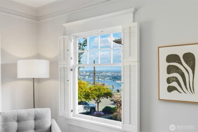 Property photo for 463 Lynn Street, Seattle photo 4