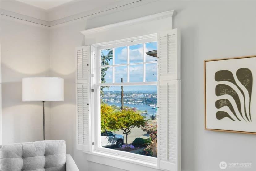 Property photo for 463 Lynn Street, Seattle photo 4