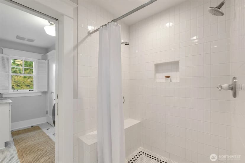 Property photo for 463 Lynn Street, Seattle photo 30