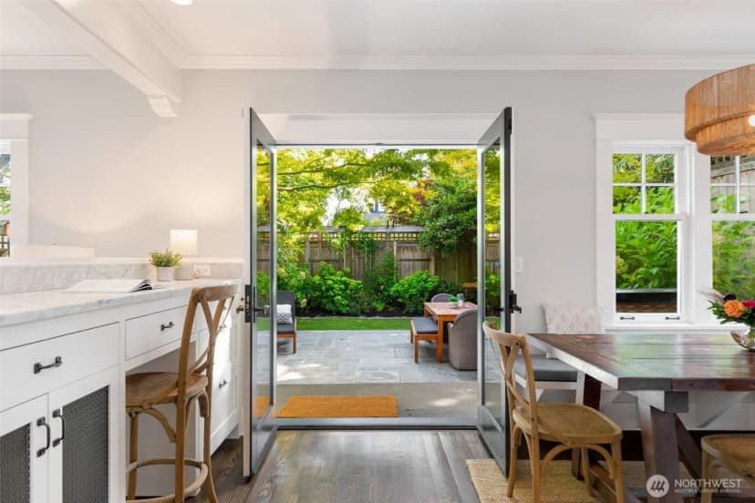Property photo for 463 Lynn Street, Seattle photo 12